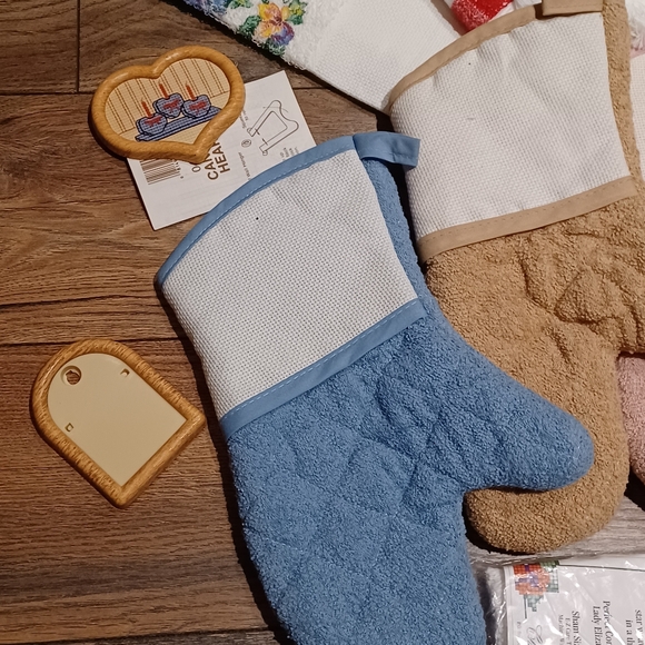 Cross Stitch Material Bundle - Picture 4 of 16